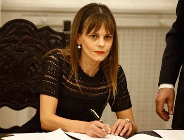 Έφη Αχτσιόγλου: «Το 8ωρο δεν τίθεται ύπο αμφισβήτηση»